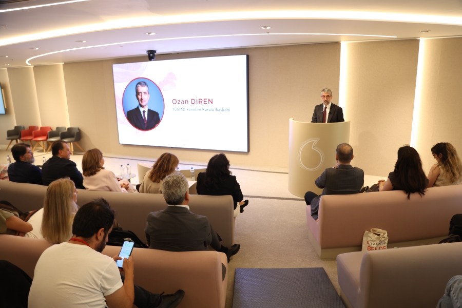 TÜSİAD Yönetim Kurulu Başkanı Ozan Diren, SEDEFED Sektörel Dönüşüm Toplantısı’nda bir açılış konuşması gerçekleştirdi