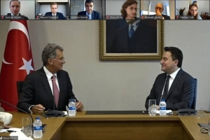 TÜSİAD Yönetim Kurulu siyasi partilerle temaslar kapsamında DEVA Partisi Genel Başkanı Ali Babacan İle biraraya geldi