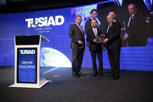 Dr. Bahadır KALEAĞASI’na TÜSİAD’a değerli katkılarından dolayı teşekkür ediyoruz
