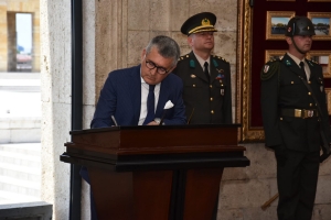 TÜSİAD Yönetim Kurulu Anıtkabir’i ziyaret etti