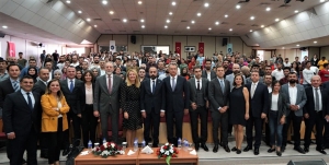 TÜSİAD Bu Gençlikte İŞ Var! Van'da gençlerle buluştu