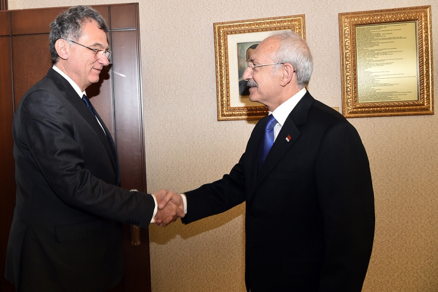 Simone Kaslowski başkanlığındaki TÜSİAD heyeti Kemal Kılıçdaroğlu’na geçmiş olsun ziyaretinde bulundu